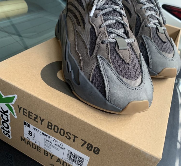 Yeezy Boost 700 V2 Geode 2019