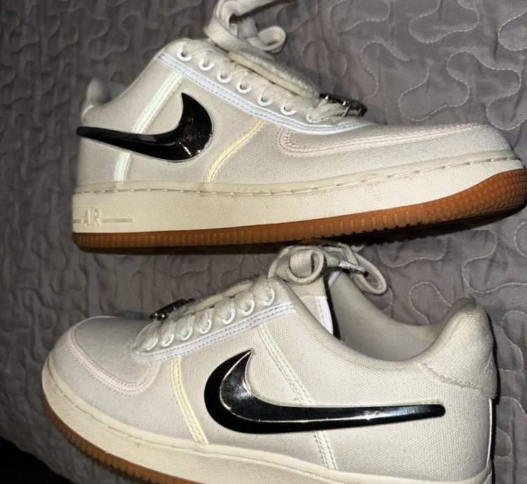Air Force 1 Low Travis Scott