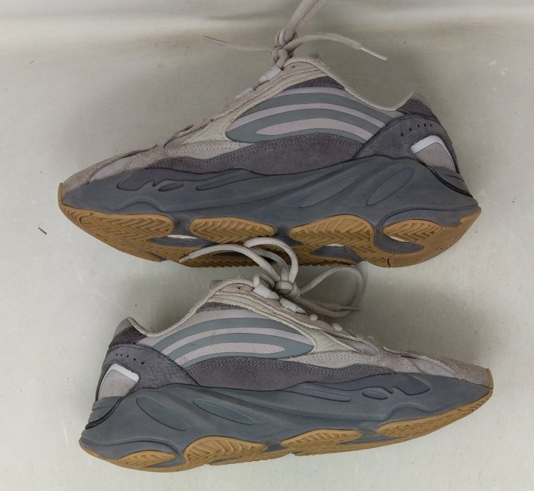 Yeezy Boost 700 V2 Tephra