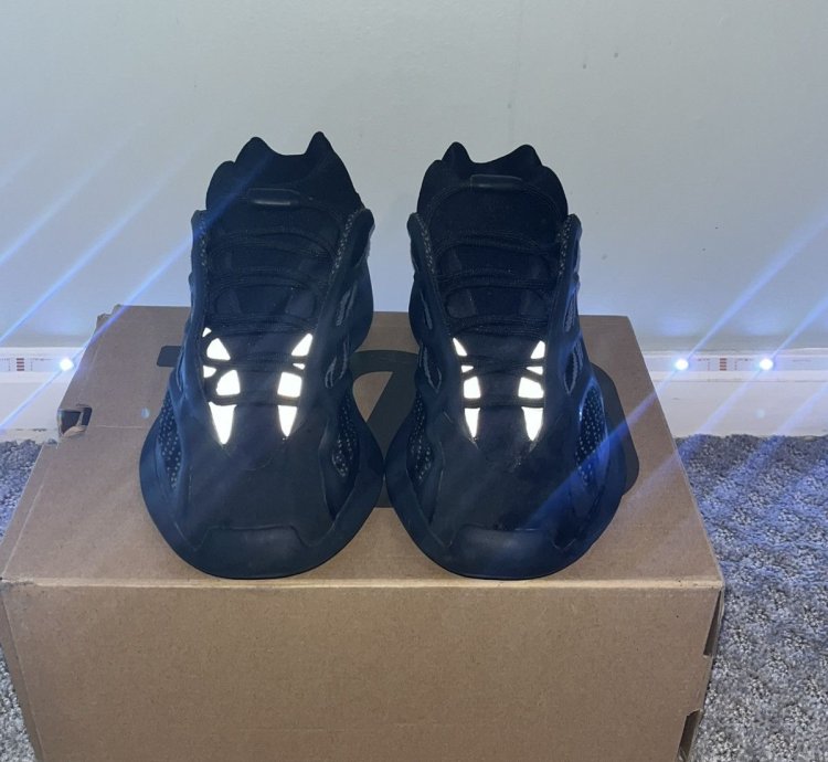 Yeezy Boost 700 V3