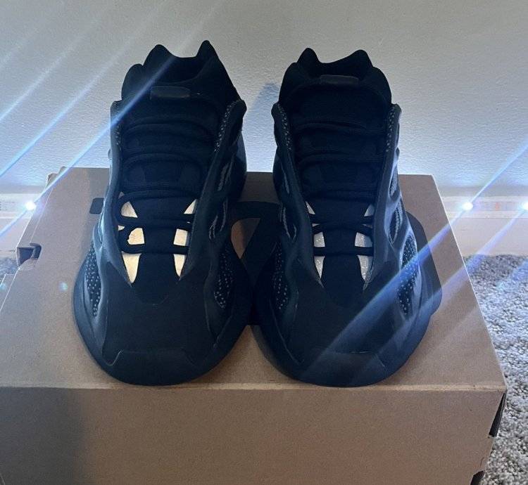Yeezy Boost 700 V3