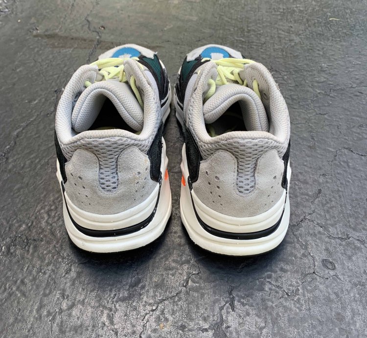 Yeezy Boost 700 Wave Runner 2017