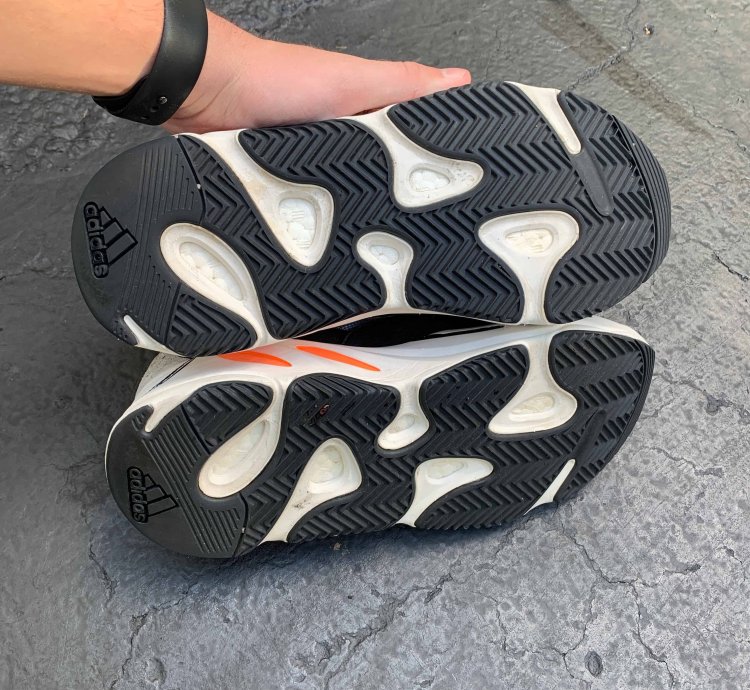 Yeezy Boost 700 Wave Runner 2017