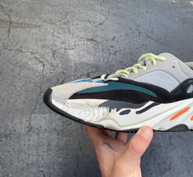 Yeezy Boost 700 Wave Runner 2017