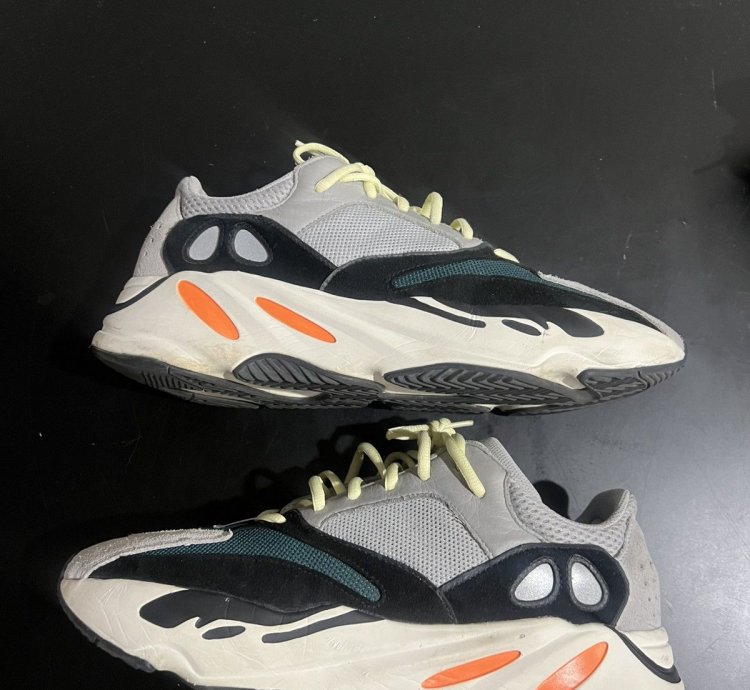 Yeezy Boost 700 Wave Runner 2023