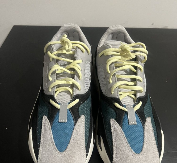 Yeezy Boost 700 Wave Runner 2023
