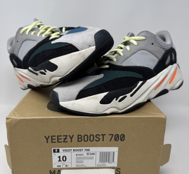 Yeezy Boost 700 Waverunner