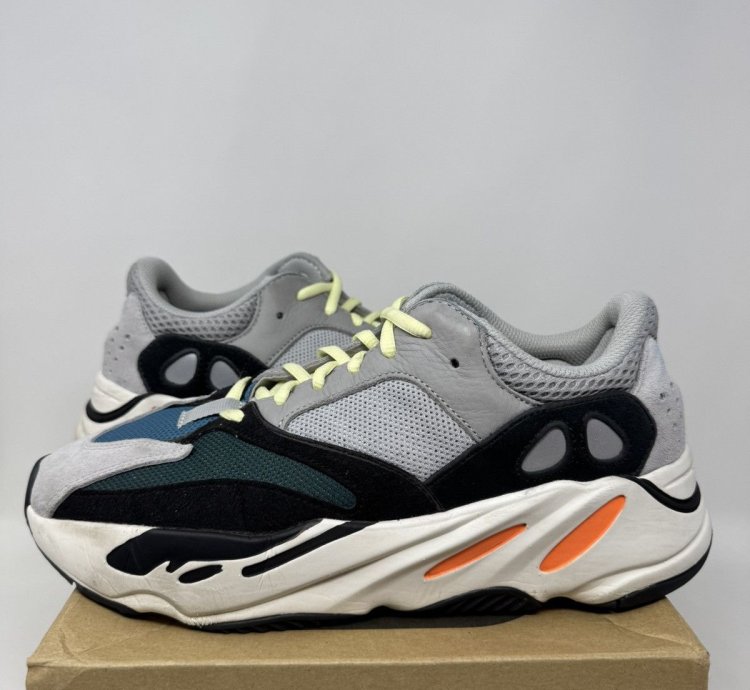 Yeezy Boost 700 Waverunner