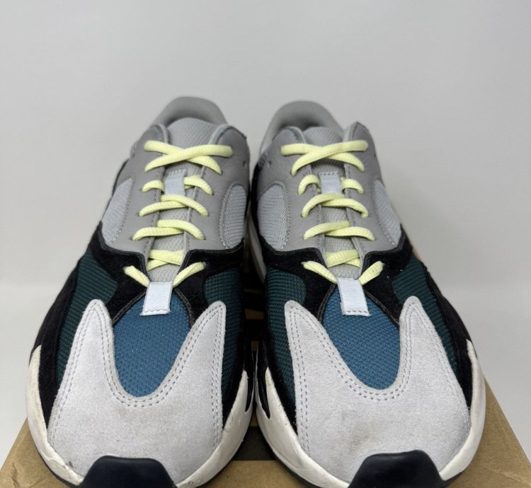 Yeezy Boost 700 Waverunner