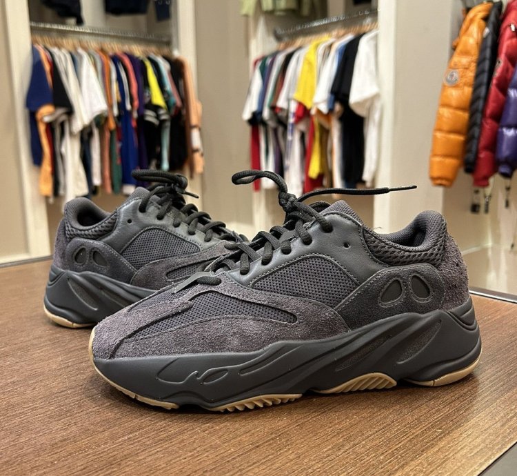 Yeezy Boost 700- Utility Black
