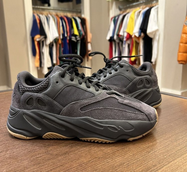 Yeezy Boost 700- Utility Black