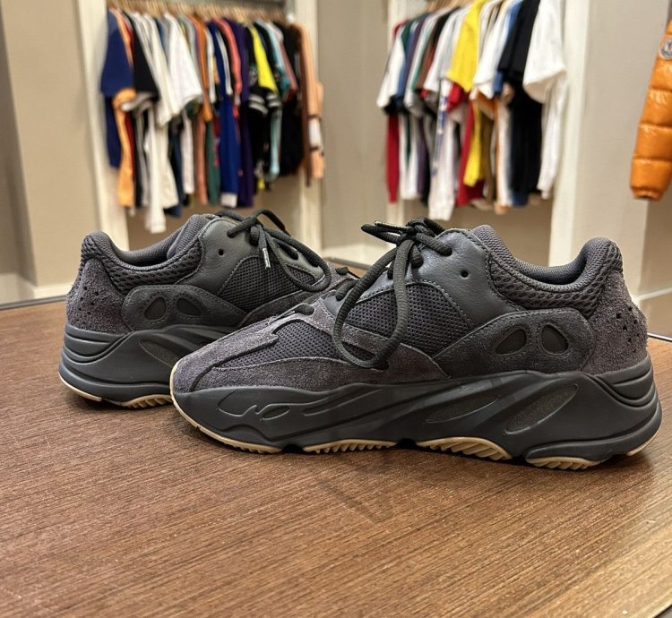 Yeezy Boost 700- Utility Black