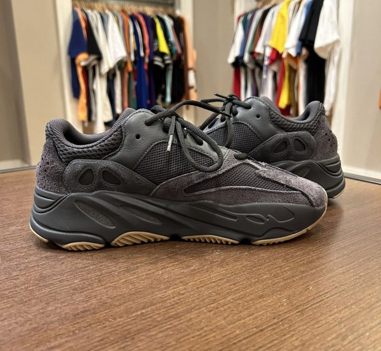 Yeezy Boost 700- Utility Black