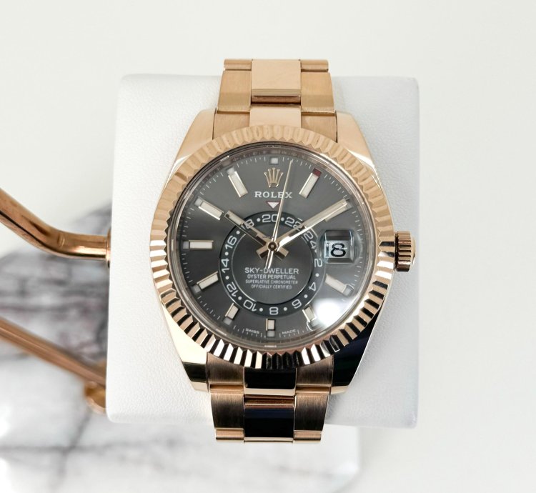 Rolex Sky-dweller 42mm Fluted Bezel Everose Gold Rhodium Index Dial Oyster Bracelet 326935