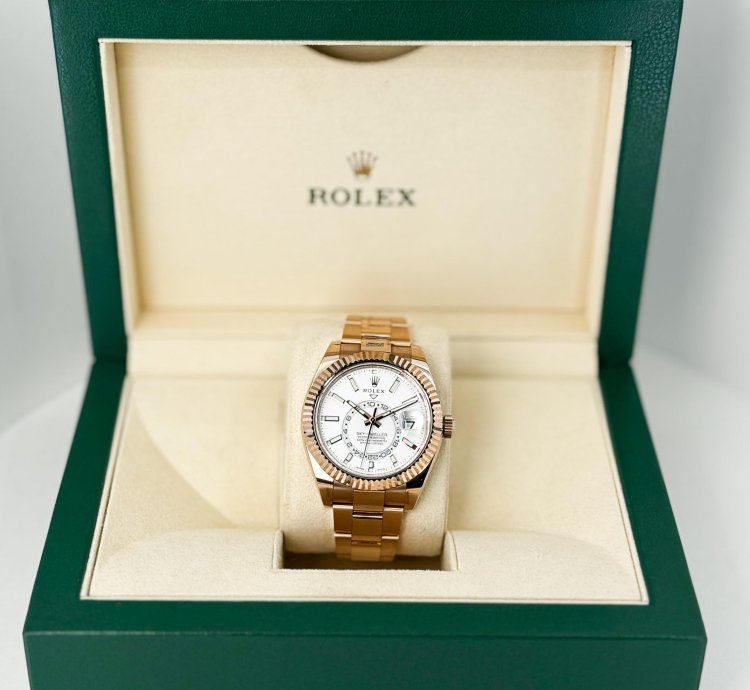 Rolex Sky-dweller 42mm Fluted Bezel Everose Gold White Index Dial Oyster Band 326935