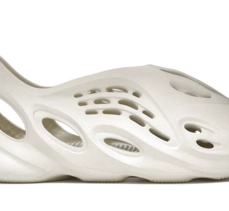 Yeezy Foam Rnnr Sand
