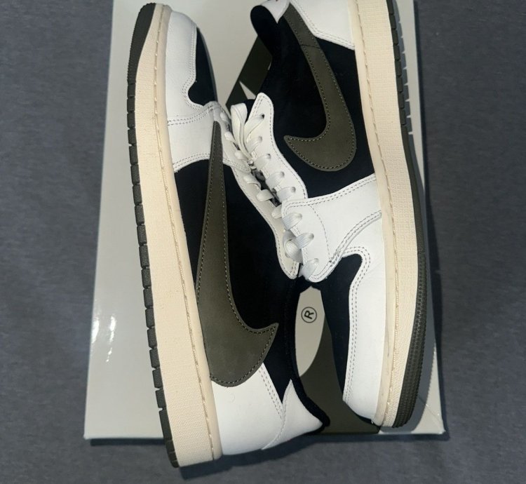 Air Jordan 1 Low Wmns Olive Sail Red Og Sp