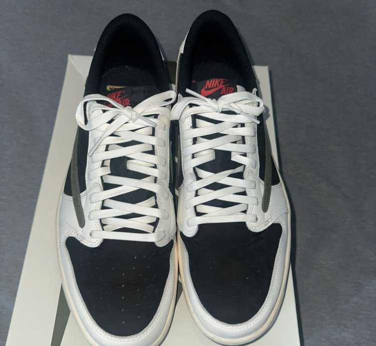 Air Jordan 1 Low Wmns Olive Sail Red Og Sp
