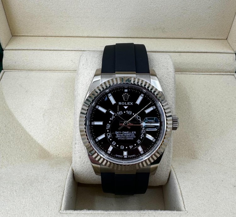 Rolex Sky-dweller 42mm Fluted Bezel White Gold Black Index Dial Oysterflex Dial 336239