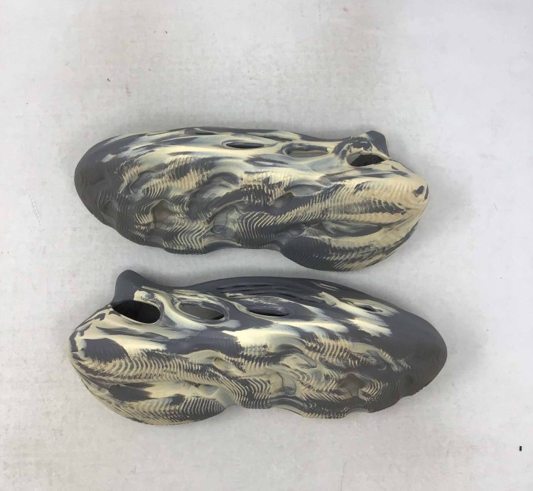 Yeezy Foam Runner Mxt Moon Grey