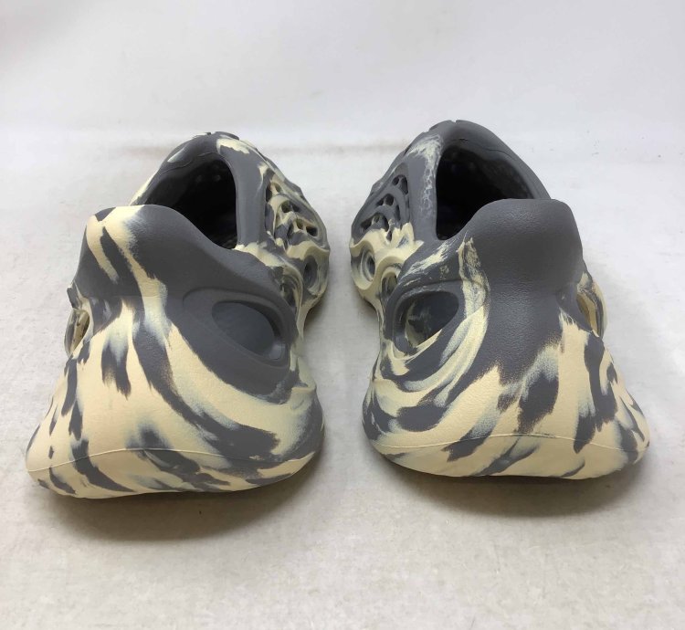 Yeezy Foam Runner Mxt Moon Grey