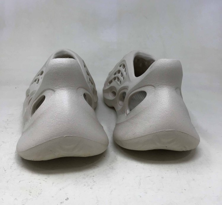 Yeezy Foam Runner Sand