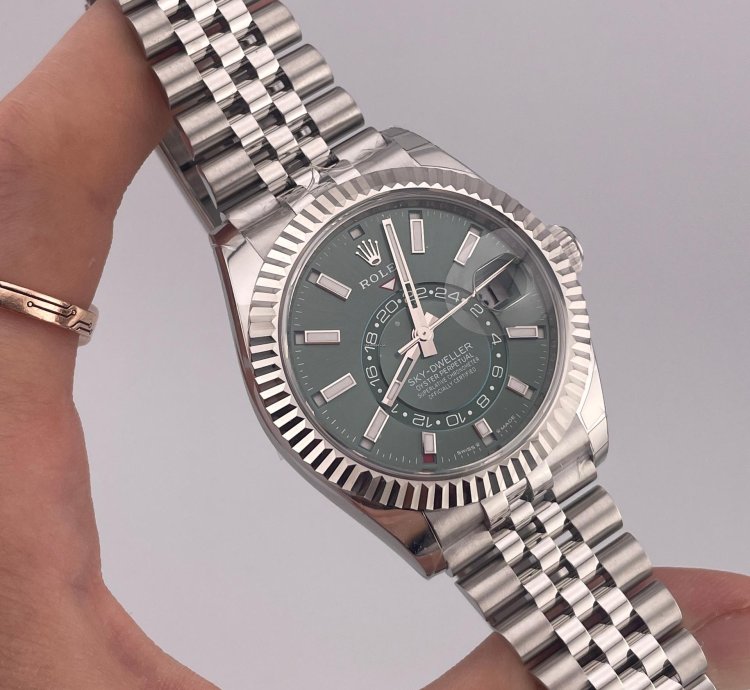 Rolex Sky-dweller 42mm Green Dial