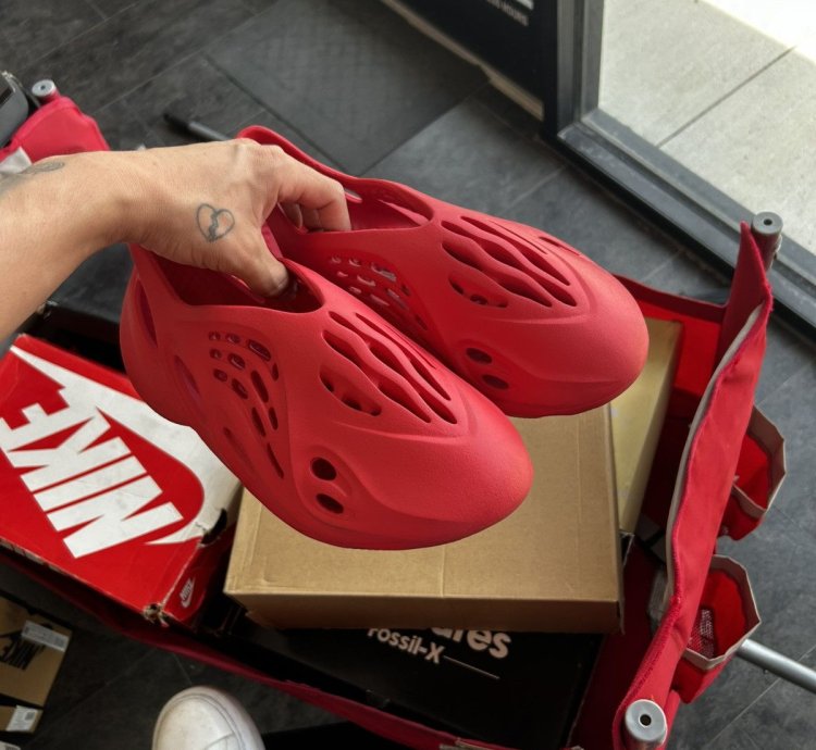 Yeezy Foam Runner Vermillion