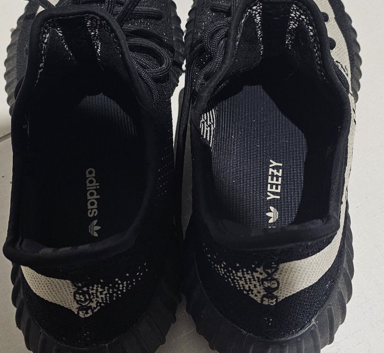 Yeezy Oreo
