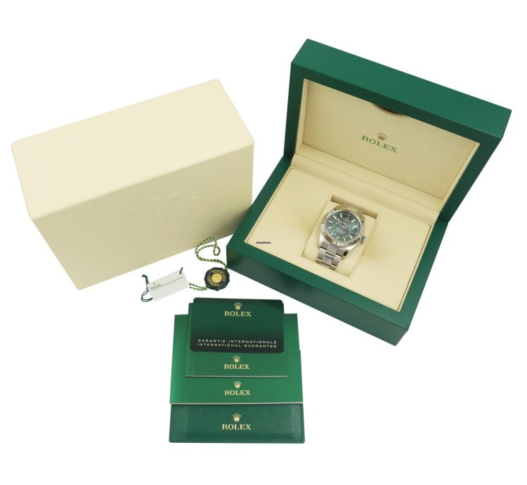 Rolex Sky-dweller 42mm Green Dial Ref 336934 - Full Set - 2024 - Unworn
