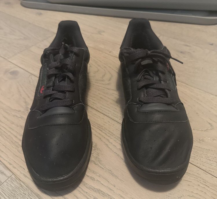 Yeezy Powerphase Cg6420