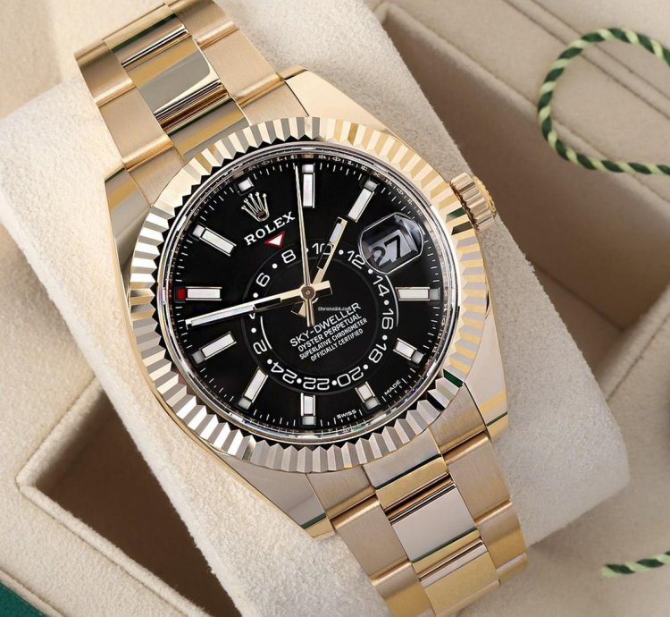 Rolex Sky-dweller 42mm Oyster 326938 Yellow Gold Watch Black Index Dial Never Worn