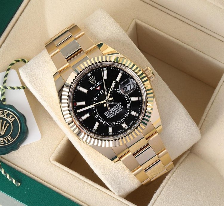 Rolex Sky-dweller 42mm Oyster 326938 Yellow Gold Watch Black Index Dial Never Worn