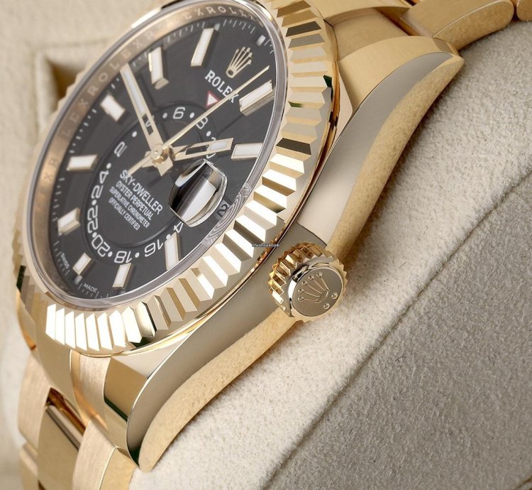 Rolex Sky-dweller 42mm Oyster 326938 Yellow Gold Watch Black Index Dial Never Worn
