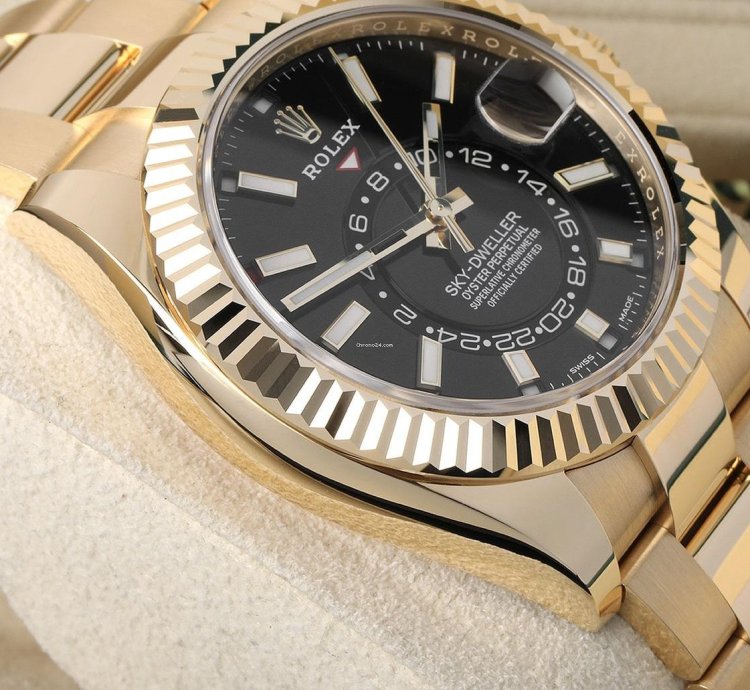 Rolex Sky-dweller 42mm Oyster 326938 Yellow Gold Watch Black Index Dial Never Worn