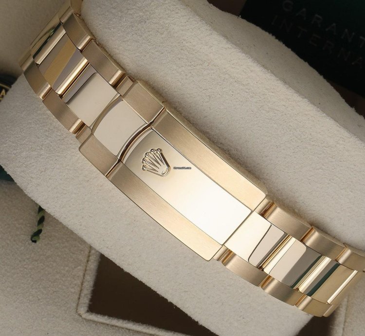 Rolex Sky-dweller 42mm Oyster 326938 Yellow Gold Watch Black Index Dial Never Worn