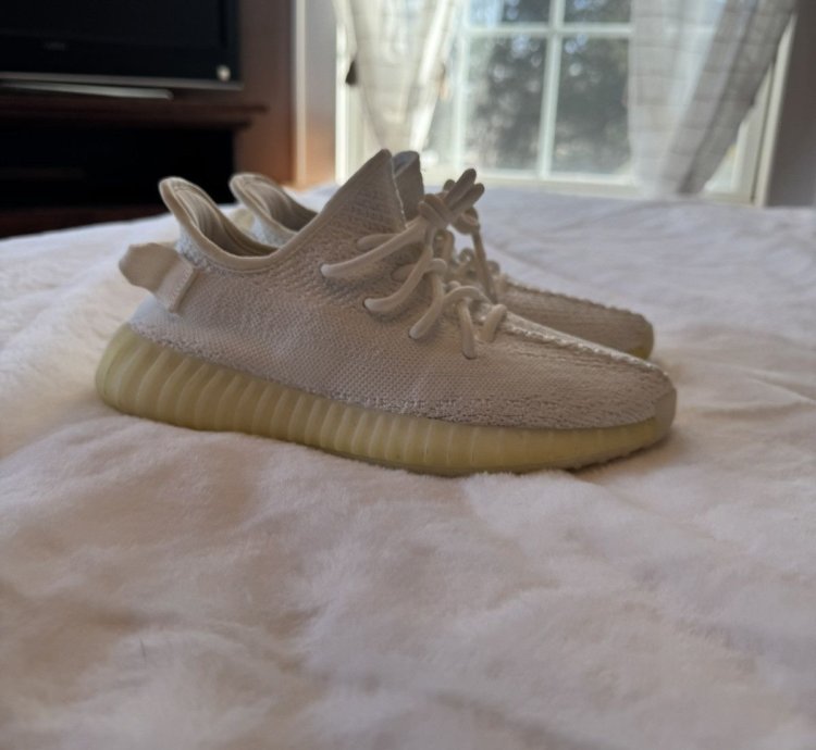 Yeezy Triple Whites
