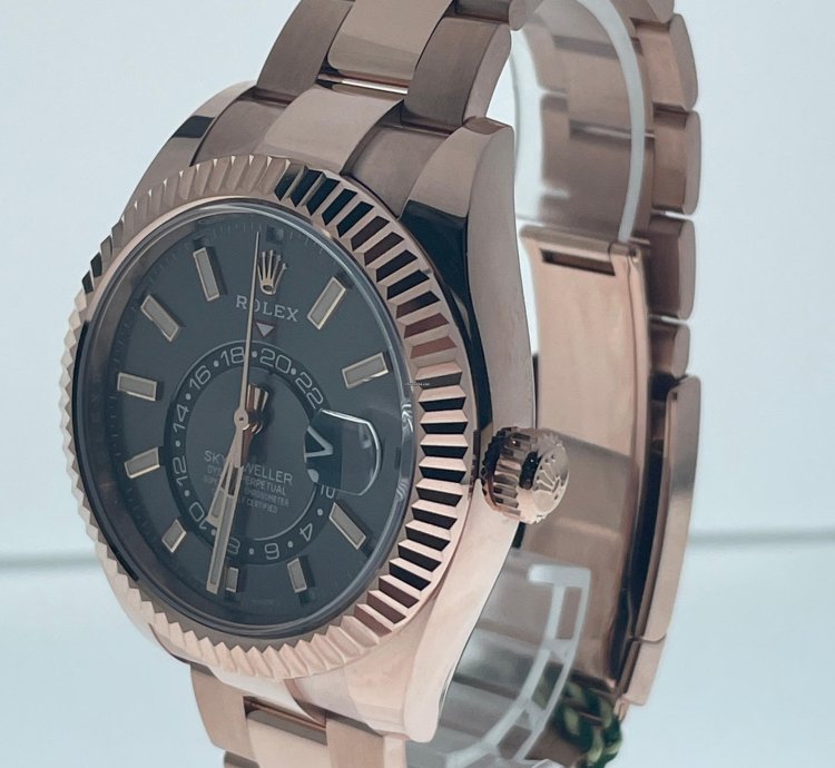 Rolex Sky-dweller 42mm Rhodium Dial Everose Gold