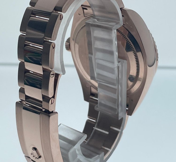 Rolex Sky-dweller 42mm Rhodium Dial Everose Gold
