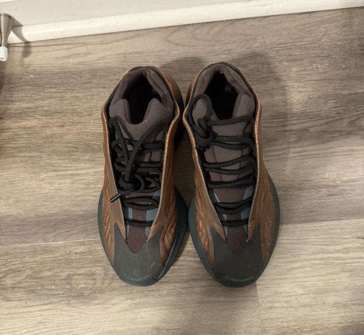 Yeezy V3 Copper Fade