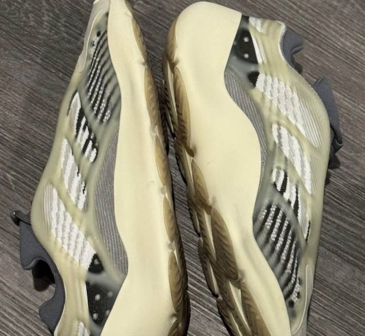 Yeezy V3 Fade Salt