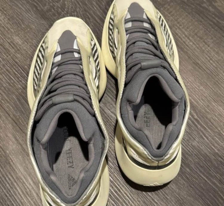 Yeezy V3 Fade Salt