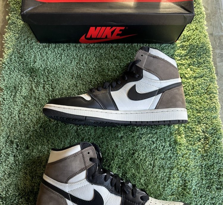 Air Jordan 1 Retro High Dark Mocha