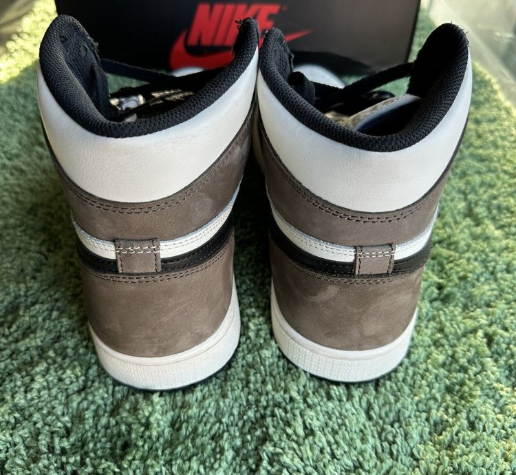 Air Jordan 1 Retro High Dark Mocha
