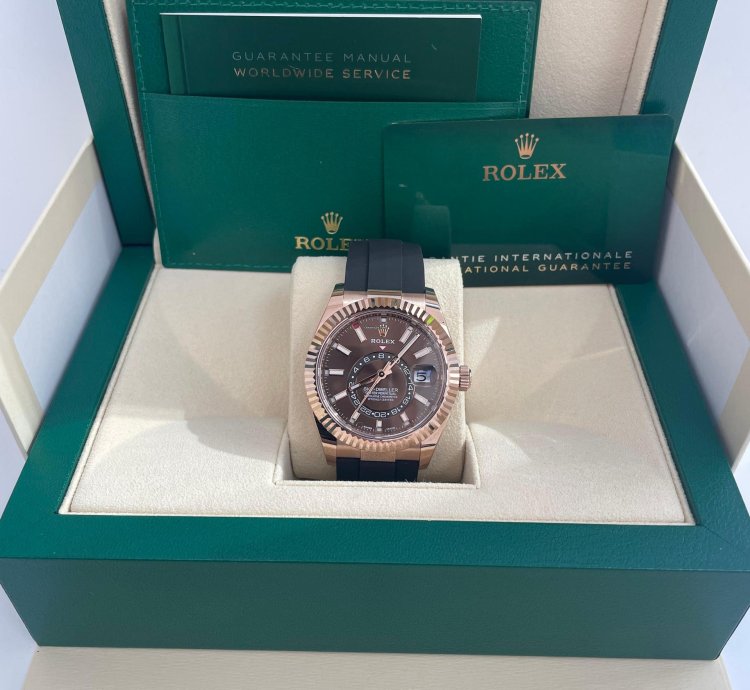 Rolex Sky-dweller 42mm Rose Gold Chocolate Index Dial Oysterflex Bracelet 326235