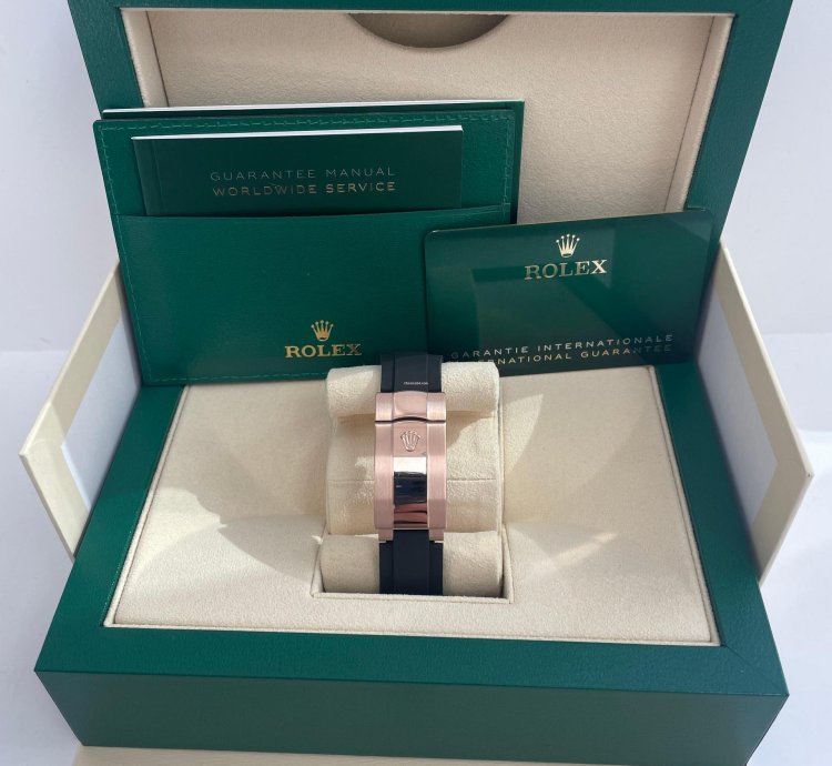 Rolex Sky-dweller 42mm Rose Gold Chocolate Index Dial Oysterflex Bracelet 326235
