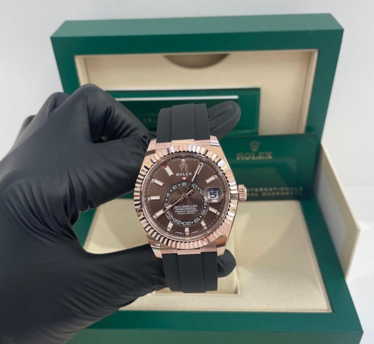Rolex Sky-dweller 42mm Rose Gold Chocolate Index Dial Oysterflex Bracelet 326235