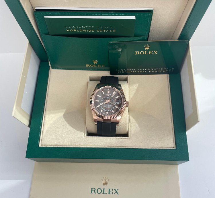 Rolex Sky-dweller 42mm Rose Gold Chocolate Index Dial Oysterflex Bracelet 326235