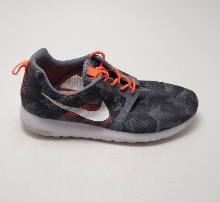 Youth Nike Roshe One Flight Gray Athletic Shoes Size 7y