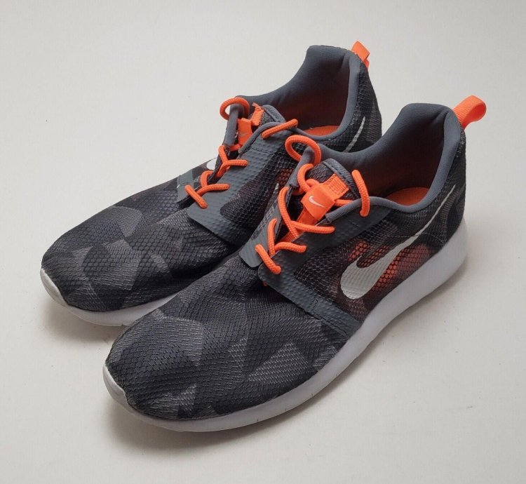 Youth Nike Roshe One Flight Gray Athletic Shoes Size 7y